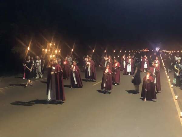 Multitudinaria participación en viacrucis mayor en Hernandarias - ABC en el Este - ABC Color
