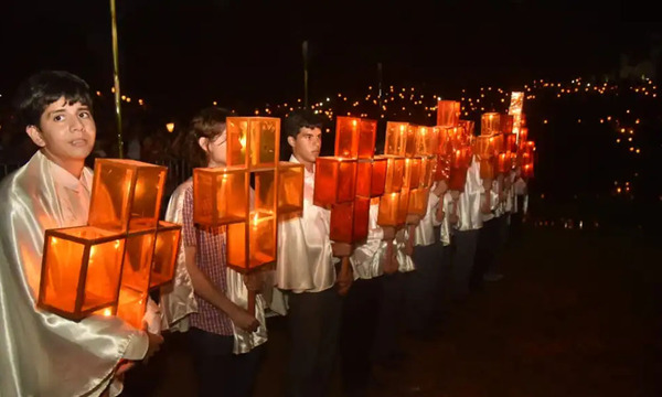 En Tañarandy reviven la pasión de Cristo alrededor de 30.000 fieles