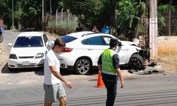 El arquero Juan Espínola del club Olimpia estuvo involucrado este viernes en un accidente