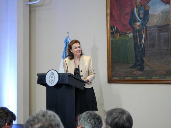 Tras crisis diplomática, Argentina niega ruptura de relaciones con Colombia - ADN Digital