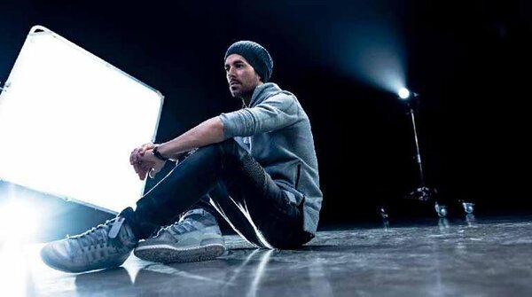 Enrique Iglesias dice que se despide este viernes de los discos, pero seguirá en la música