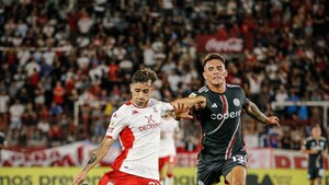 River cae ante Huracán y complica su futuro en el torneo argentino