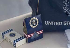 La Casa Blanca pide a los periodistas que dejen de robar recuerdos del Air Force One - La Tribuna