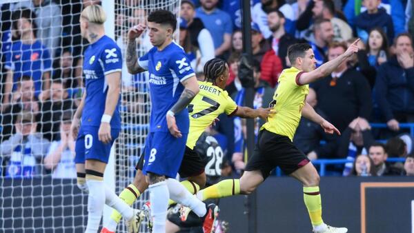 El Burnley sonroja al Chelsea