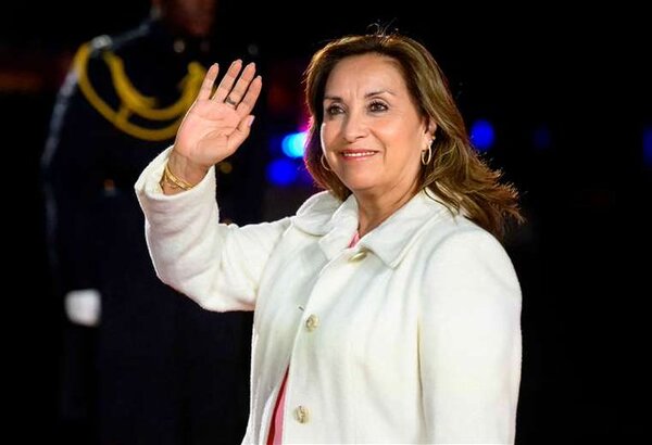 Presidenta de Perú denuncia "ataque y acoso sistemático" tras allanamientos en su contra