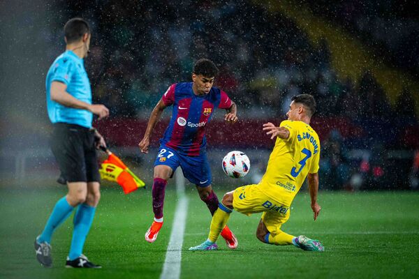Barcelona le ganó a las Palmas con polémico arbitraje - La Tribuna