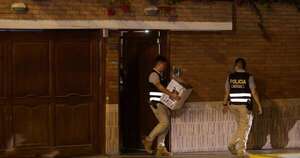 La Nación / Allanan casa y oficina presidencial
