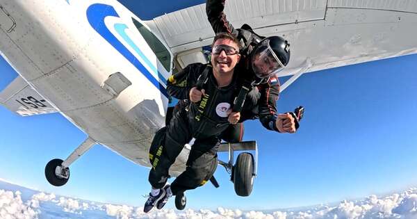 La Nación / Free Spirit Skydive, verdadera pasión por el paracaidismo