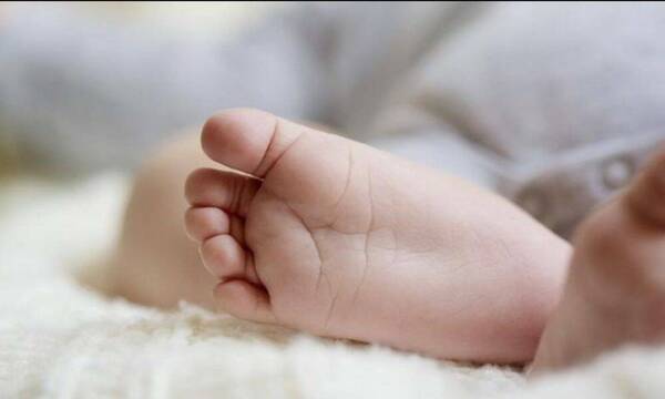 ¡Qué locura! Una mala madre ofrecía a su bebé de tan solo 6 meses