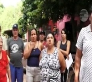 Vecinos piden la liberación de supuesto agresor - Paraguay.com