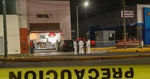 La Nación / Narcos asesinaron a alcalde mexicano en un restaurante