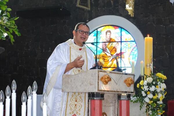 Misa de Pascua en Ciudad del Este: invitan a la reflexión y a seguir el ejemplo de Jesús - ABC en el Este - ABC Color