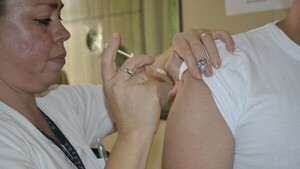 Campaña invierno 2024 arranca este miércoles con vacunas contra la influenza y Covid-19