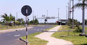 La Nación / Buscan identificar al automovilista que atropelló a dos ciclistas en la Costanera
