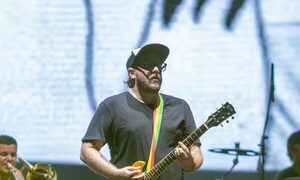 ¡Desconocidos entraron al estudio de un músico y le robaron varios instrumentos!