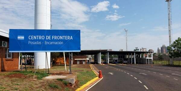 Descubren al menos 60 kilos de marihuana oculta en automóvil en el puente San Roque González