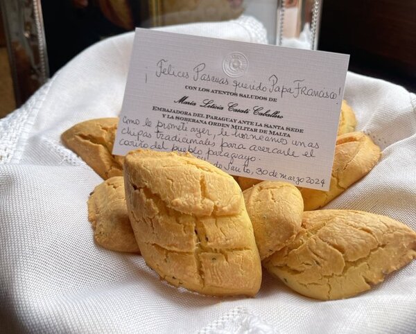El papa Francisco desayunó con chipa paraguaya antes de la bendición Urbi et Orbi