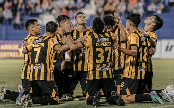 Versus / En el estreno de "Chiqui" Arce, Guarani rompe el largo invicto del Sportivo 2 de Mayo
