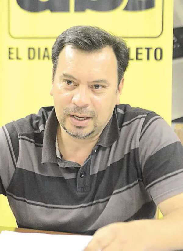 Funcionario de la ANDE denuncia a excamarista - Economía - ABC Color