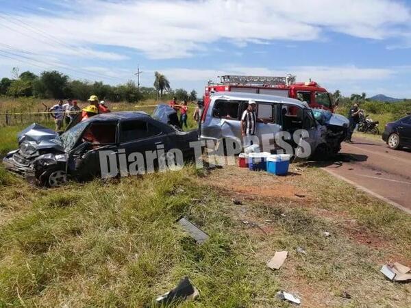 Una mujer fallecida y ocho heridos encho que frontal en acceso Carapeguá – Diario TNPRESS