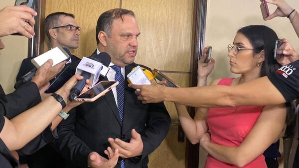 No hay votos para desaforar a Abdo, afirmó el senador Varela - El Trueno