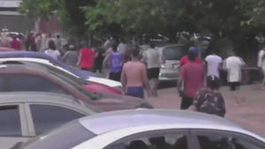 Encuentros de la Liga Luqueña terminan en batalla campal y un juez de línea detenido