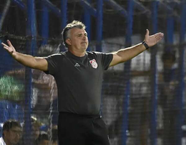 Héctor Ponce asegura que la derrota pasó por la falta de eficacia de su equipo - Fútbol - ABC Color