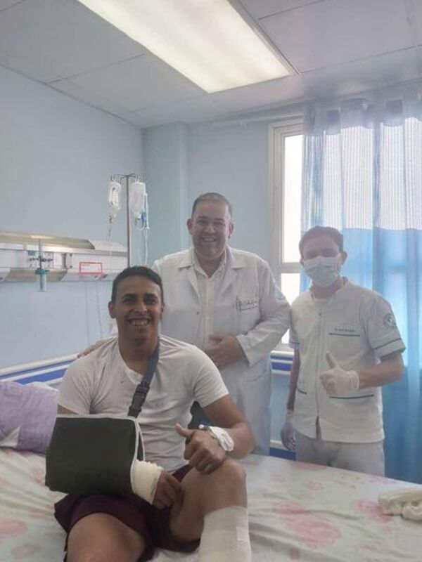 CDE: Realizan primera cirugía de trasplante óseo autólogo para reconstrucción y restauración de la funcionalidad del miembro superior