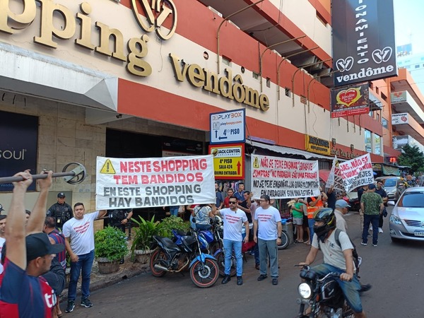 Intendente de CDE, “temeroso y vacilante” para ordenar clausura del shopping Vendôme - La Clave