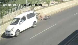 Policía identificó vehículo que atropelló a ciclistas y ahora va tras el conductor - Policiales - ABC Color
