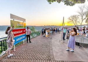 El feriado prolongado atrajo a miles de turistas a la región - La Clave