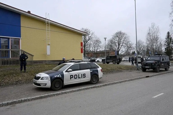 Finlandia: niño mató a su compañero e hirió a otros dos - Unicanal