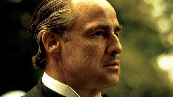 Marlon Brando, el rebelde que reinventó la actuación de Hollywood, cumple cien años