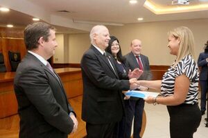 Ministros de la CSJ entregaron certificados a participantes del Diplomado CICAJ 2023