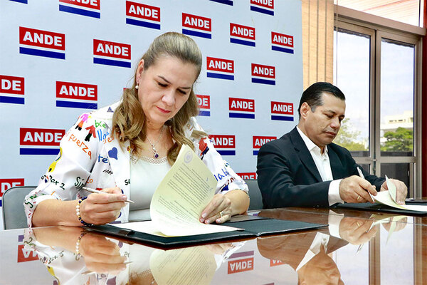 Salud y la ANDE refuerzan alianza para fortalecer servicios en Vallemí - .::Agencia IP::.