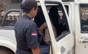Aprehenden a mujer tras chocar y resistirse al alcotest - ABC en el Este - ABC Color