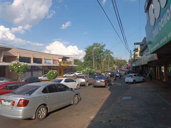 Operativo retorno: Volvieron las largas filas para cruzar a Posadas tras la Semana Santa