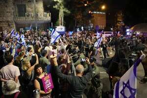 Manifestantes israelíes piden renuncia del primer ministro Netanyahu - Mundo - ABC Color