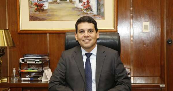 La Nación / Designan a Holger Insfrán como nuevo superintendente de Bancos del BCP