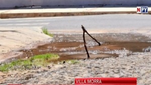 Vecinos del barrio Las Lomas exigen solución a la Essap debido a caños rotos - Noticias Paraguay