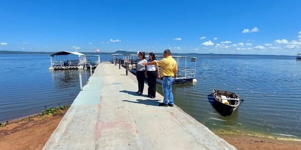 Niveles del agua en el lago Ypacaraí descienden y reaparecen cianobacterias