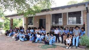 Hambre Cero: estudiantes iniciaron sentatas en varios colegios del país  - Nacionales - ABC Color