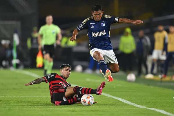 Millonarios salva un empate en casa, con 10 jugadores, ante el Flamengo - Fútbol Internacional - ABC Color