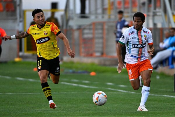 Versus / Cobresal logra agónico empate ante Barcelona en Calama
