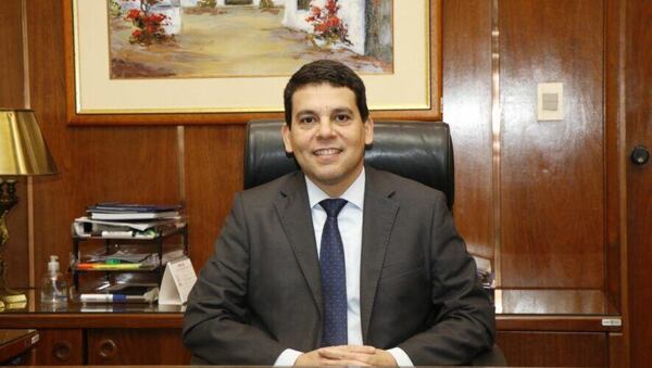 Designan a Holger Insfrán como nuevo Superintendente de Bancos