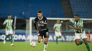 Racing de Uruguay rescata un punto ante Corinthians