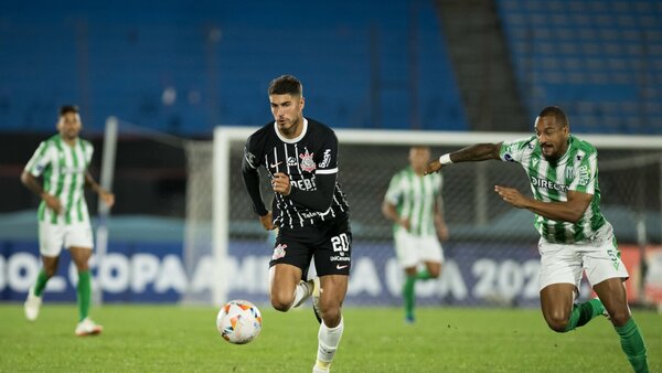 Racing de Uruguay rescata un punto ante Corinthians