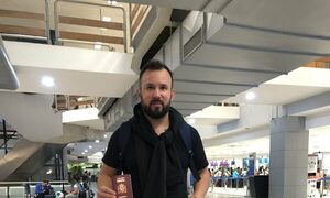 Ivan González Ferreira avisó que no dejó el país sino que viajó para casarse