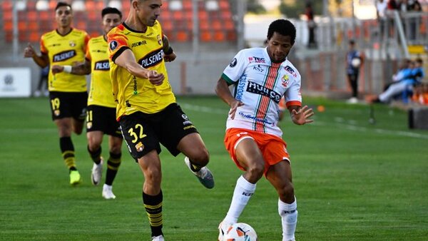 Cobresal y Barcelona igualan en el inicio