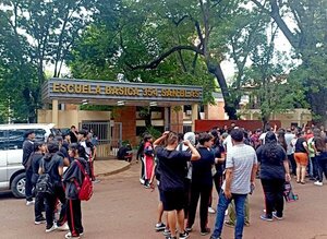 CDE: Escuela Guasu en paro de actividades por temor a derrumbe de un pabellón